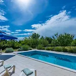 Antonia, A Beautiful Pool In A Large 1900 Sqm Garden Hébergement de vacances *