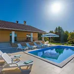 Antonia, A Beautiful Pool In A Large 1900 Sqm Garden