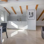 Antonia, A Beautiful Pool In A Large 1900 Sqm Garden * Modrušani