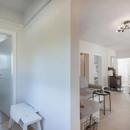 Antonia, A Beautiful Pool In A Large 1900 Sqm Garden