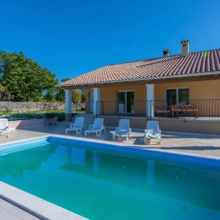 Holiday home Antonia, A Beautiful Pool In A Large 1900 Sqm Garden *