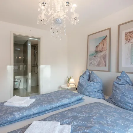 Antonia, A Beautiful Pool In A Large 1900 Sqm Garden Holiday home *