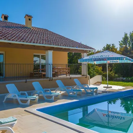 Antonia, A Beautiful Pool In A Large 1900 Sqm Garden