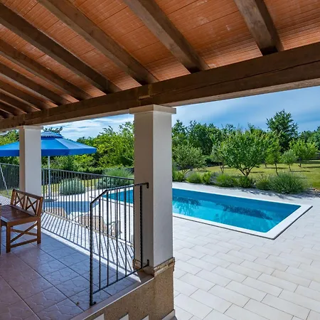 Antonia, A Beautiful Pool In A Large 1900 Sqm Garden Dom wakacyjny *